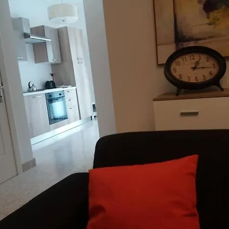 1 Bedroom Nicely Furnished In *
