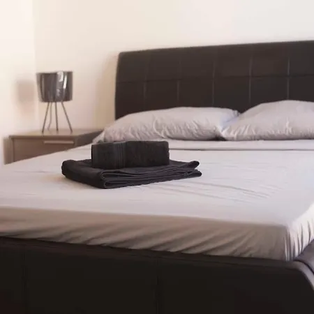 1 Bedroom Nicely Furnished In *